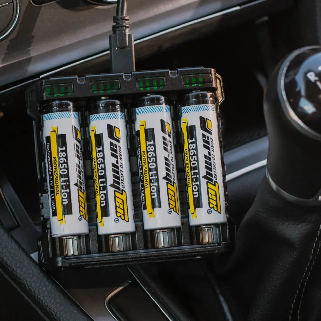 Armytek Batterie Handy C4 Pro Ladegerät