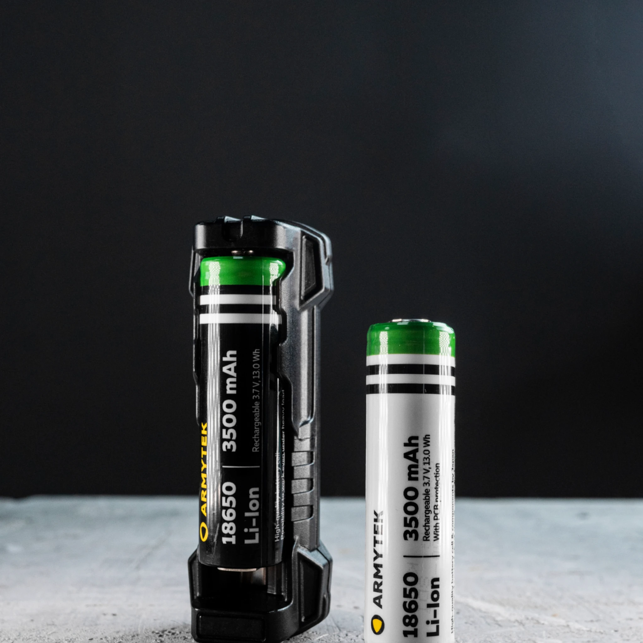 Armytek Batterie / Handy Ladegerät C1 PRO