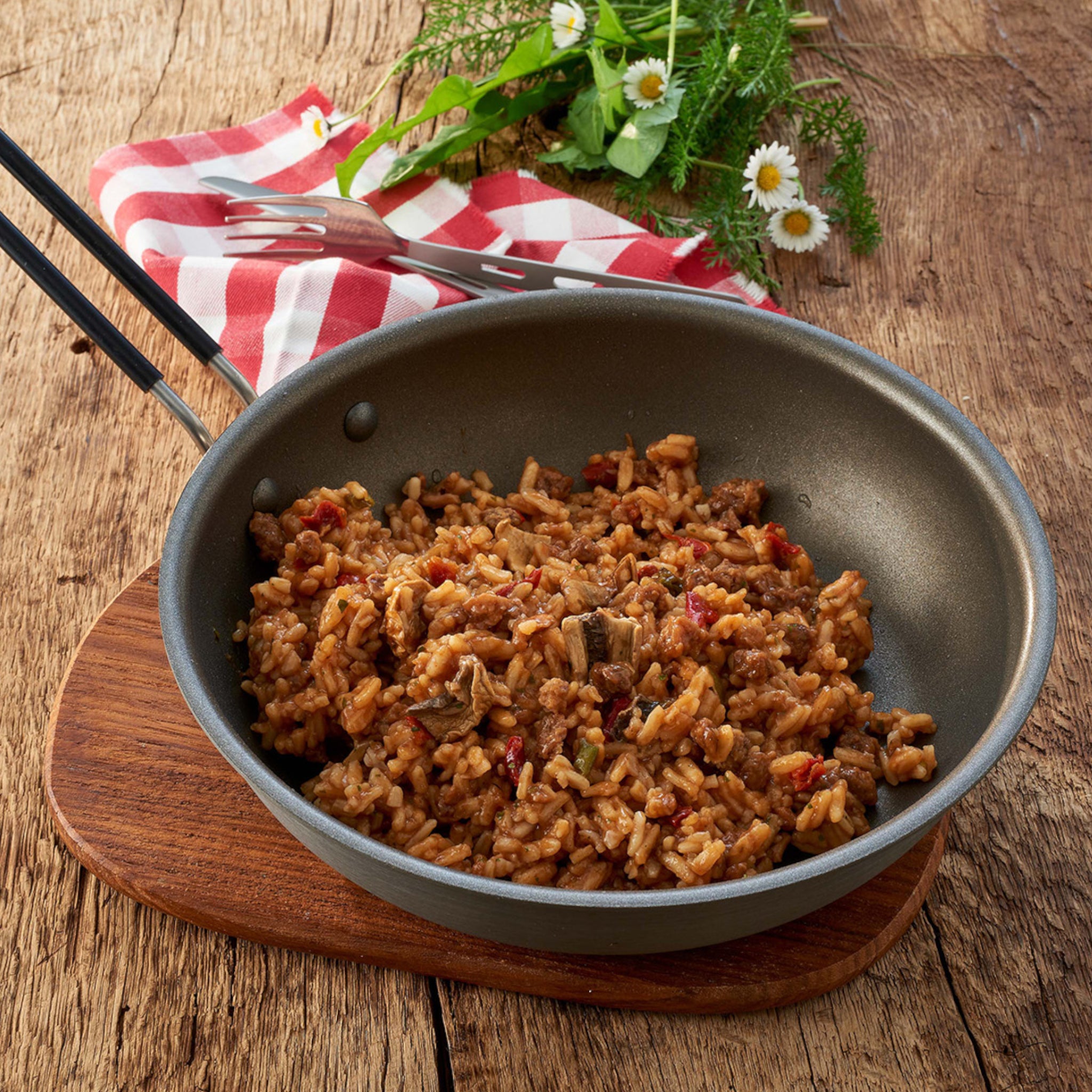 Trek'n Eat Dose Rindfleisch Stroganoff mit Reis Emergency Line