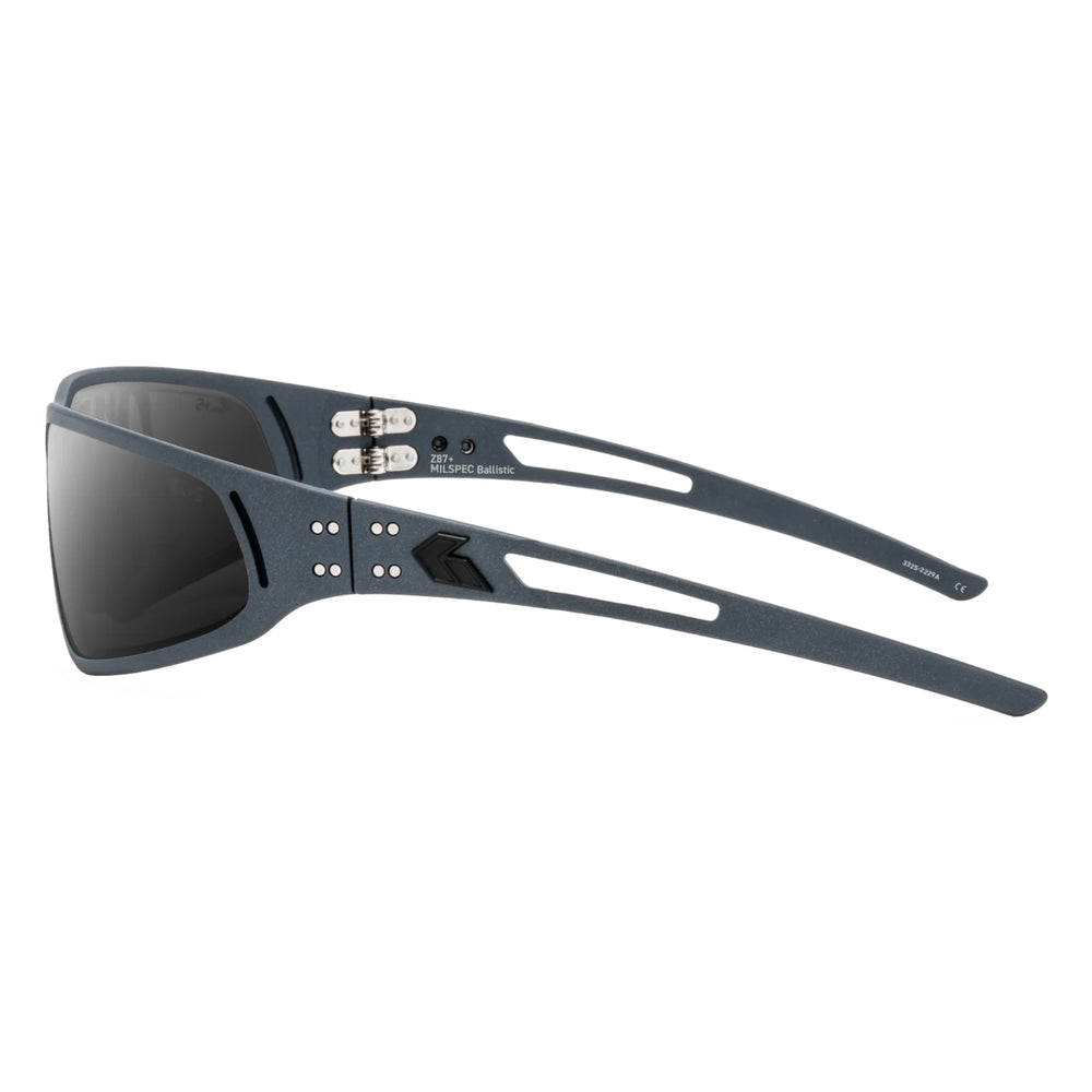 Slate mit Black Logo und Smoke Optimized Polarized